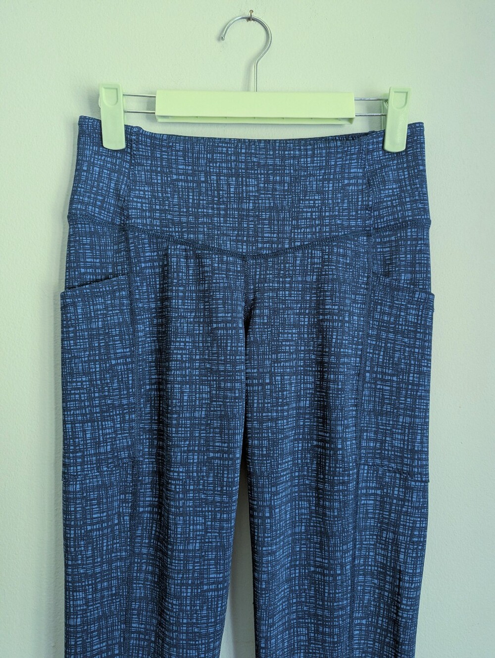 J. McLaughlin Women's XS Active Leggings Blue Crosshatch Pattern Pockets - Picture 2 of 9